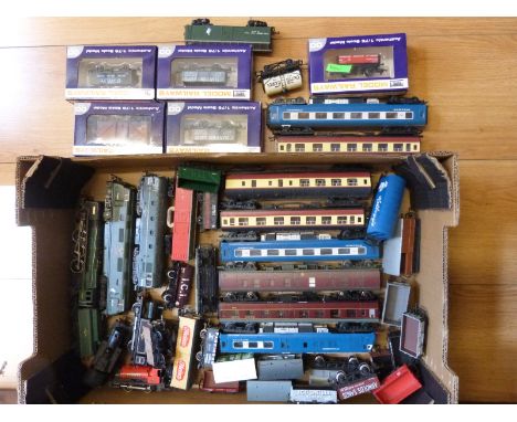 Thirty-seven Bachmann, Hornby, Dapol and similar 00 gauge locomotives, carriages and wagons including Britannia, tank locos, 