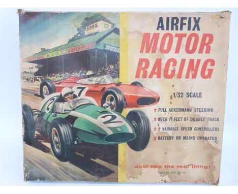 Airfix 1:32 scale model Motor Racing set 5000, in original box