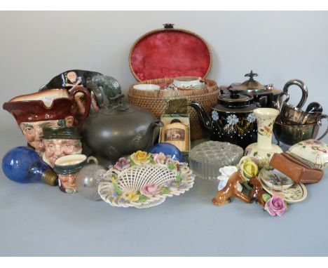 A quantity of collectables including Oriental teapot in case, Doulton character jugs, vintage novelty light bulbs, plated war