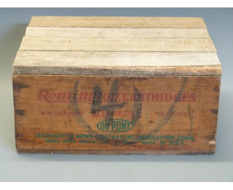 Remington DuPont wooden shotgun cartridge or ammunition box.