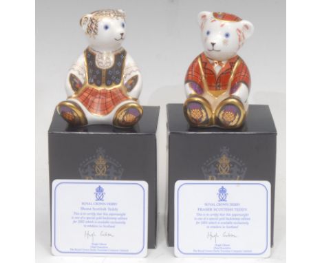 A Royal Crown Derby paperweight Teddy Bear, Shona Scottish Teddy, available exclusively to retailers in Scotland in 2002, gol