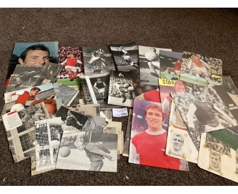 Football : Arsenal collection of magazine/paper pages all 1960s inc some real press photos inc Sammuels, Ure, Radford (50+)