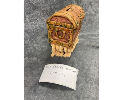 Collectables :  Clarecraft Discworld - 'The Luggage' moneybox - in very condition.  Rare item.