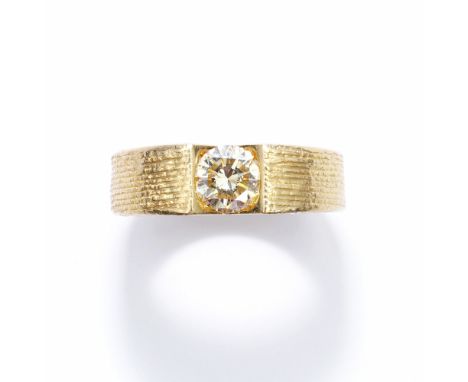 {Brillantsolitär-Ring.} Brillant ca. 1 ct. Gelb (fancy-farben), vs. Fassung 18 ct. GG