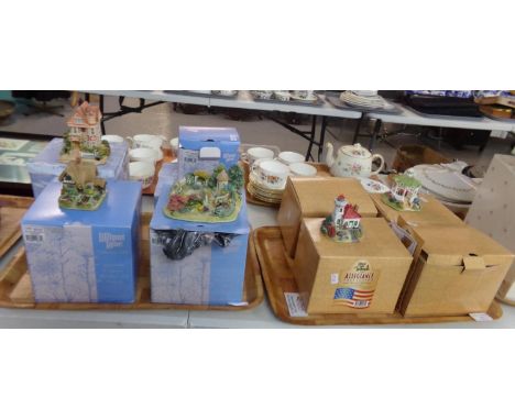 Two trays of Lilliput Lane cottages in original boxes and packaging, five '2005-2006 Collectors Club' editions and four 'Alle