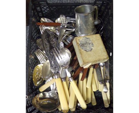 Box of metalware, mostly cutlery to include: various loose plated cutlery: teaspoons, forks, ladle, berry spoon etc, stainles