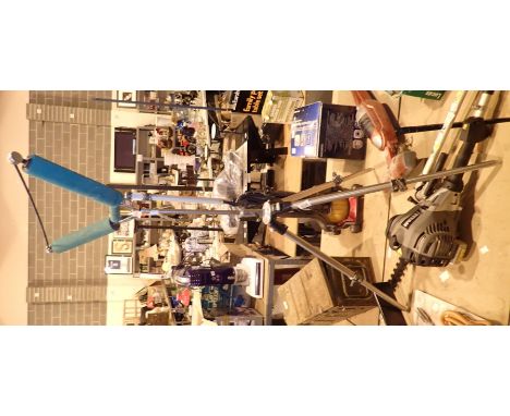V roller fishing pole tripod