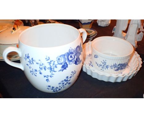 Four pieces of Royal Worcester in the Rhapsody pattern