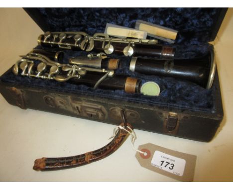 Buisson of Paris, clarinet in a fitted case