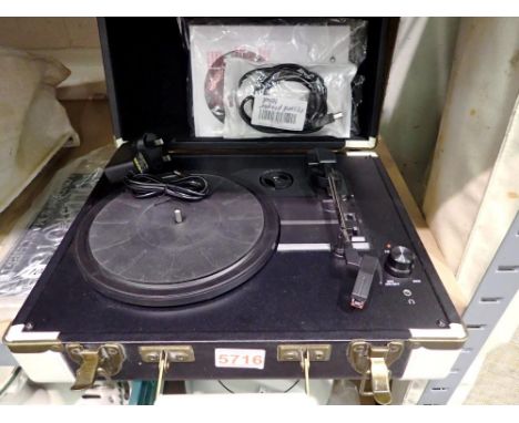 Crosley briefcase record player with power supply. UK P&amp;P Group 3. 