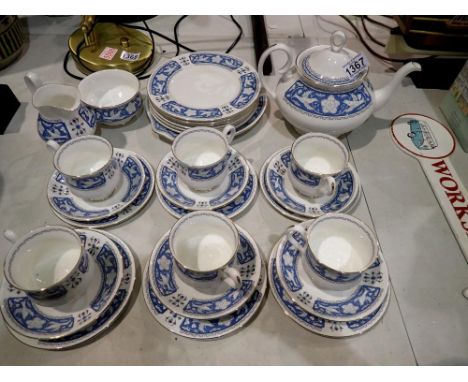 Royal Albert Tudor Rose tea service (28). Not available for in-house P&amp;P 