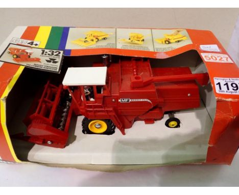Boxed Britains Massey Ferguson combine harvester. UK P&amp;P Group 3 (£30+VAT for the first lot and £8+VAT for subsequent lot