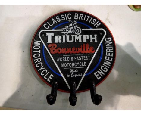 Triumph cast iron key hook, D: 15 cm . UK P&amp;P Group 1 (£16+VAT for the first lot and £2+VAT for subsequent lots) 