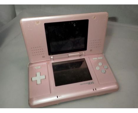Nintendo DS, hinge damaged. UK P&amp;P Group 1 (£16+VAT for the first lot and £2+VAT for subsequent lots) 