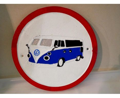 Cast iron VW camper plaque, W: 30 cm. UK P&amp;P Group 1 (£16+VAT for the first lot and £2+VAT for subsequent lots) 