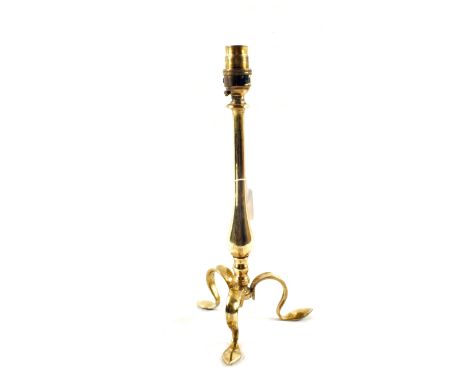 An Art Nouveau Pullman style Brass table lamp on three cabriole legs, 12" high