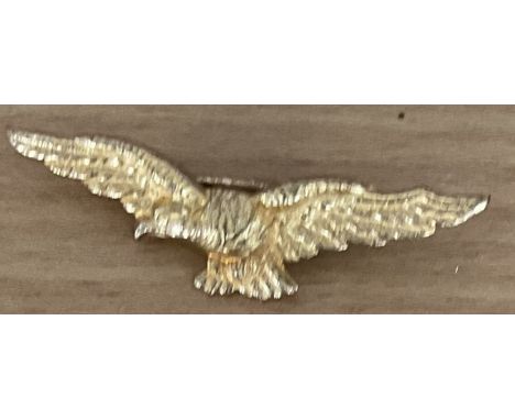 World WAR II RAF Pathfinders Cap badge rare item bird facing opposite direction of normal issue. All autographs are genuine h