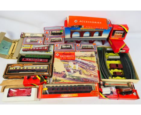 Hornby - Lima - Playcraft - Mainline - Others - A mixed lot of HO/OO model railway items to include P1305 Clapham Goods Train