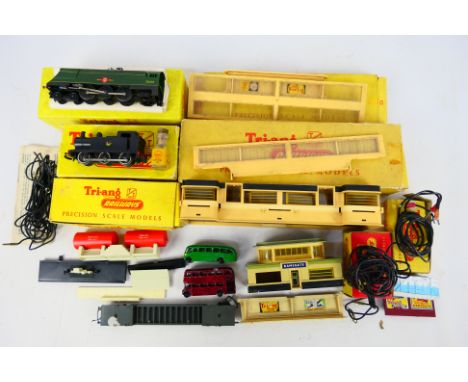 Tri-ang - An assortment of TT Scale items to include T90 0-6-0 Tank Loco, T93 4-6-2 Merchant Navy Class Loco, Green Livery, T