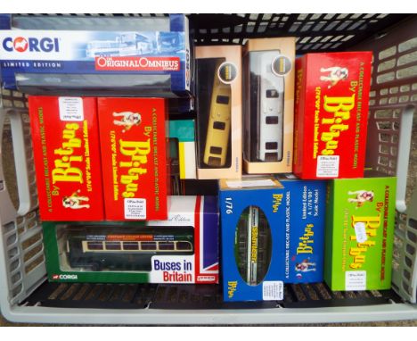 Original Omnibus, Oxford Omnibus, EFE, Britbus and other - 23 off 1:76 scale model buses, all appear mint in m or nm original
