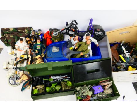 Mattel - Hasbro - Action Man - An assortment unboxed 1990s Action man action figure with accessories. Include Luna Mission As
