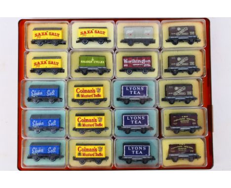 Peco - A rake of 20 boxed Peco N gauge wagons. Lot includes Peco NR-P30 10' Conflat & Container 'Raleigh Cycles'; NR-P31 Cont