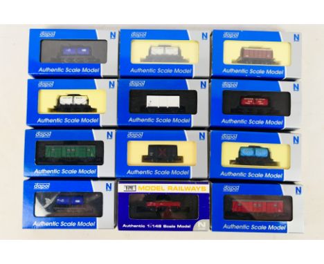 Dapol - A boxed rake of 12 N gauge freight rolling stock items by Dapol. Lot includes Dapol #2F-047-008 CCT parcel van in BR 