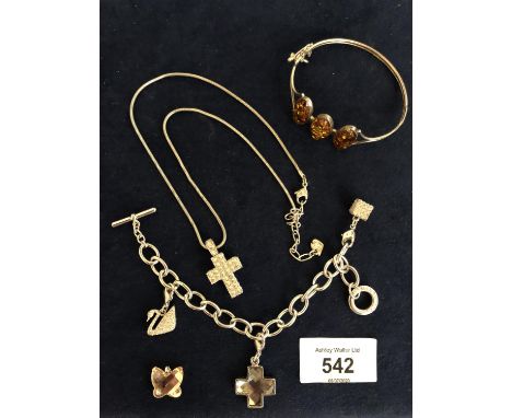 SWAROVSKI COSTUME JEWELLERY TO INCLUDE CRYSTAL SET CROSS PENDANT AND CHAIN, CHARM BRACELETWITH LOOSE BUTTERFLY CHARM AND A SI