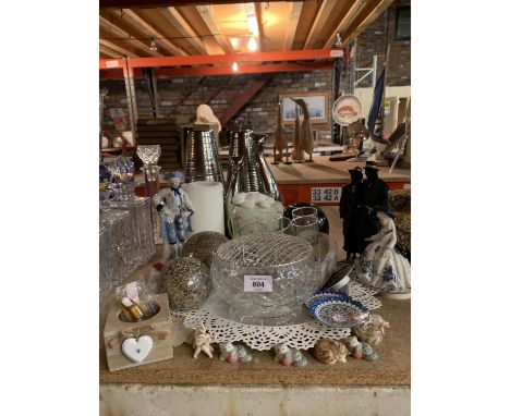 VARIOUS ITEMS TO INCLUDE CERAMIC CAT, FIGURINES, VASES ETC 