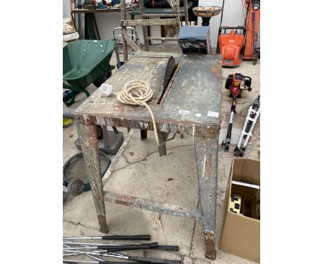 AN ELECTRIC CIRCULAR SAW BENCH - IN WORKING ORDER 