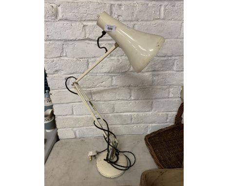A VINTAGE STYLE ANGLE POISE LAMP 