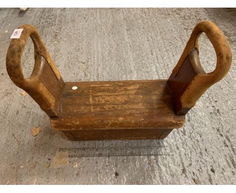 A VINTAGE WOODEN EXERCISE PRESS UP BENCH 