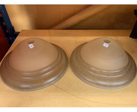 A PAIR OF CIRCULAR FROSTED GLASS ART DECO STYLE LIGHT SHADES 