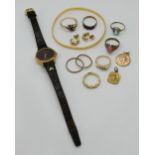 2 Damenringe je ungest. je wohl GG je mit Brillanten bis zu ca. 0,1ct., 1 Armreif gest. 22/wohl GG 2