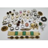 1 Konv. Schmuck Mode/Metall u.a., z.T. mit Bernstein, Perlen, u.a. sowie Armbanduhren je Metall z.T.