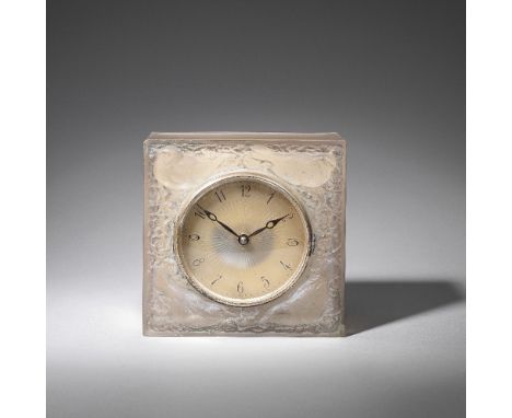 RENÉ LALIQUE (FRENCH, 1860-1945)'Quatre Moineaux du Japon' mantel clock, designed 1928Clear glass, frosted and polished, with