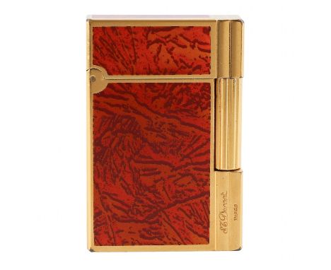 S.T. DUPONT VINTAGE Feuerzeug. Aus dem Jahr 1990. Goldfarbener Korpus mit China Lack Einsatz in Bronzefarben. Frontklappe mit
