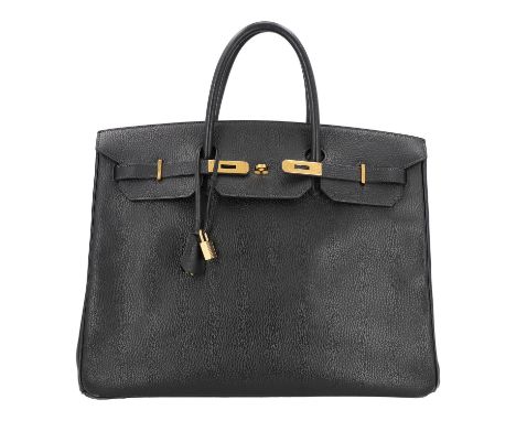 HERMÈS VINTAGE Handtasche "BIRKIN BAG 40". Koll. 1995. Fein genarbtes Leder (wohl Ardennes Leder) in Schwarz mit vergoldeter 