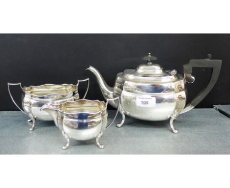 An Epns three piece teaset, comprising teapot, milk jug and twin handled sugar bowl, (3) 