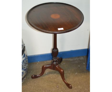 EDWARDIAN INLAID MAHOGANY OCCASIONAL TABLE     