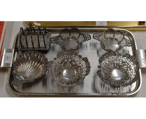 TRAY WITH ASSORTED SILVER WARE INCLUDING PAIR OF ORNATE LONDON SILVER BONBON DISHES, PAIR OF ORNATE BIRMINGHAM SILVER DOUBLE 