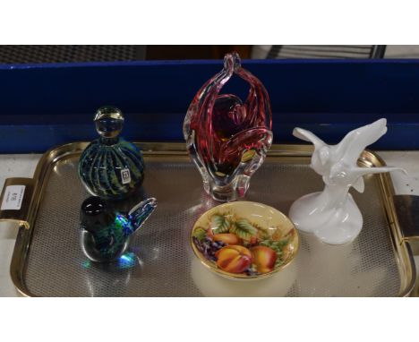 TRAY CONTAINING AYNSLEY PIN DISH, ROYAL DOULTON BIRD ORNAMENT &amp; 3 PIECES OF GLASS WARE     