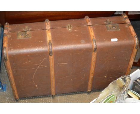 VINTAGE TRUNK     