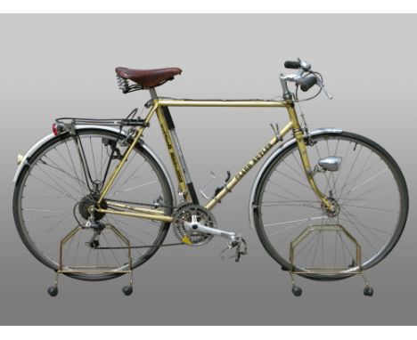 A Claud Butler 'Majestic' Semi-Lightweight.  A 23-inch framed bicycle finished in light green and featuring 300LX ten-speed g
