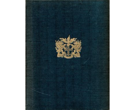 The City of London: A record of destruction and survival. The building of the development of the city, the damage suffered in