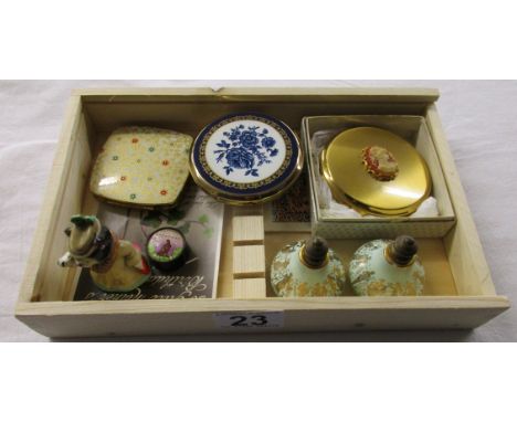Box of compacts, scent bottles, Wade figure etc