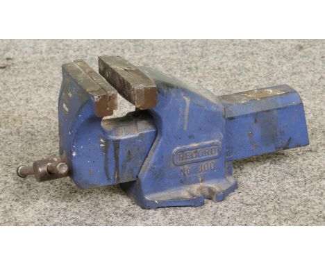 A Record No.100 bench top vice.