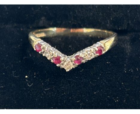 9ct Gold wishbone ring set with rubies &amp; diamonds Size M 1.3g 