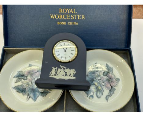 2x Royal Worcester pin dishes in original box together with a Wedgwood mantle clock 