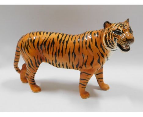 A vintage Beswick pottery tiger, 11.5in long x 7.5in high